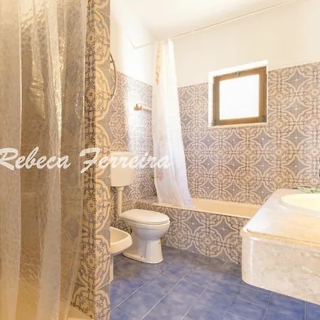 Sleeps 5 Wifi 别墅 Meia Praia