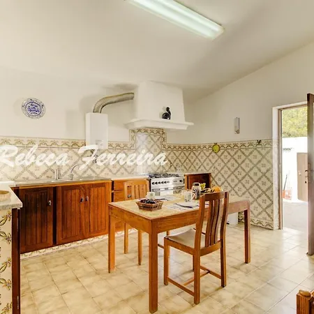 Sleeps 5 Wifi * Meia Praia